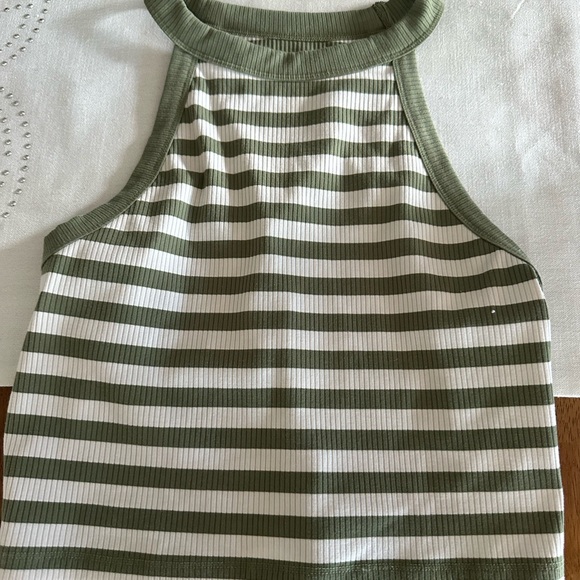 American Eagle top - Picture 2 of 6